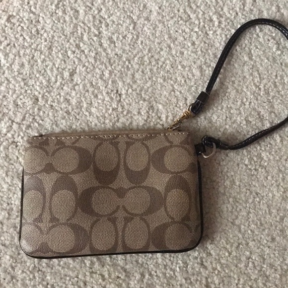 👜EUC Brown Coach Wristlet - Picture 3 of 5
